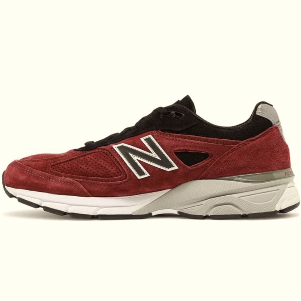 “New Balance”990V4, Burgundy, Gray, White. Great Condition, Size 5.5